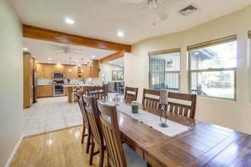 Dog-Friendly Home with Deck on Pinetop Lakes Course! - image 13