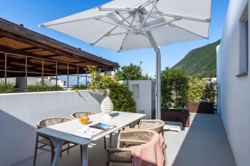  Vico San Lorenzo - Camere a Salina, Pension in Malfa