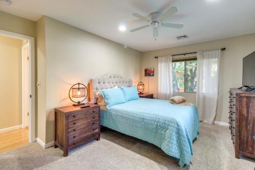 Dog-Friendly Home with Deck on Pinetop Lakes Course! - image 4
