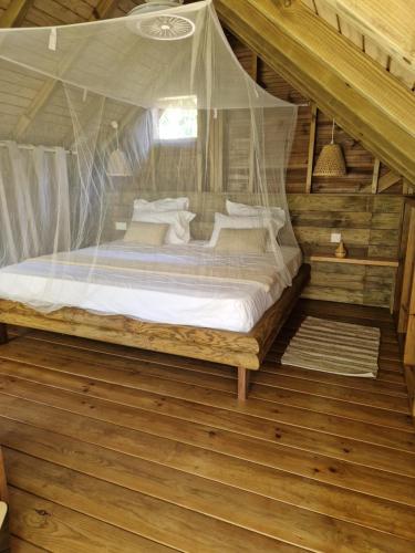 PURA VIDA Lodge Cabane perchée (PURA VIDA Lodge Cabane perchee) in ซานต์ โรเซ