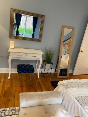 Unique & Peaceful Boston Home( Free Parking), Boston (Foto 10)