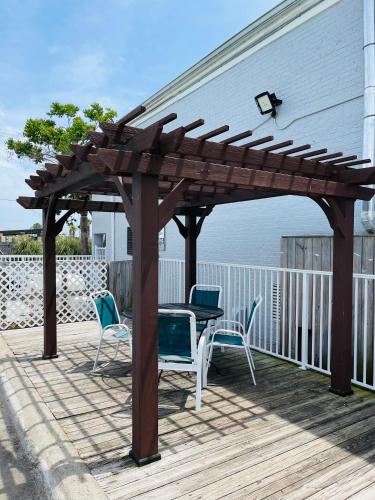 Days Inn by Wyndham Fort Walton Beach – Ft. Walton, FL