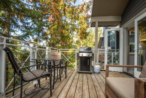 Beautiful Multi-Level Townhome 2BR in Creekside by Harmony Whistler in Whistler, Canada