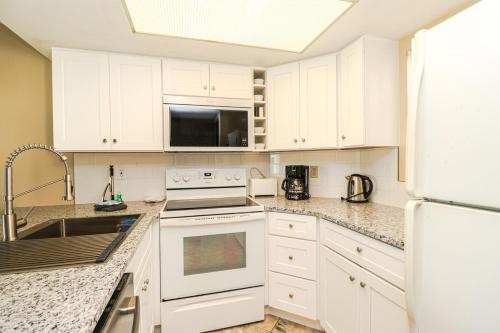 Ocean Village Club D16 - image 19