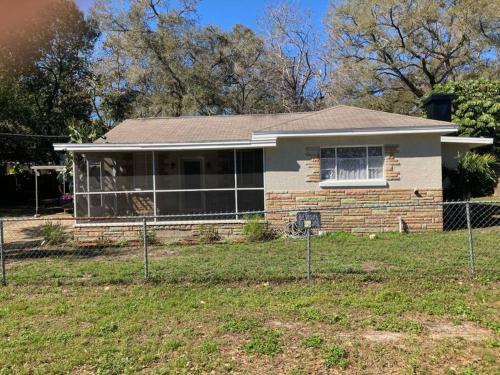Hidden Gem 3br/1b+Jacuzzi+busch garden+fishn+kayak in Tampa, USA
