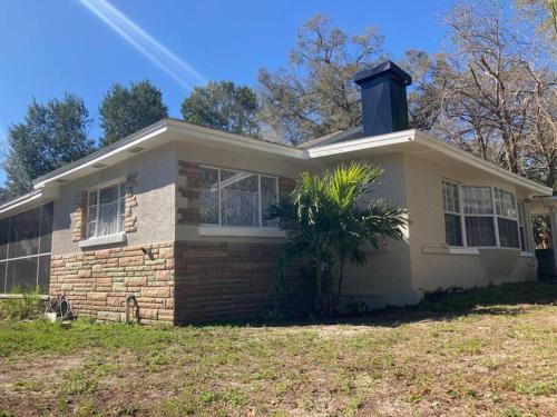 Hidden Gem 3br/1b+Jacuzzi+busch garden+fishn+kayak in Tampa, USA