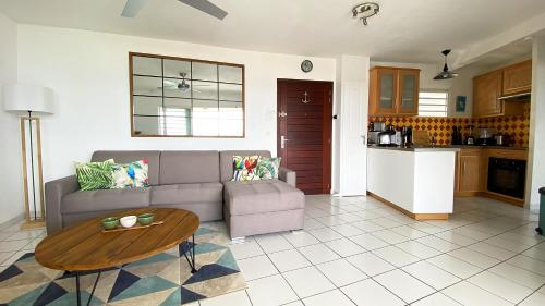 Atlantis, Magnifique T2, vue mer, proche plage, Anse Mitan