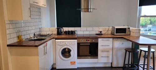 Leckhampton Road Apartments - Cheltenham in 培利