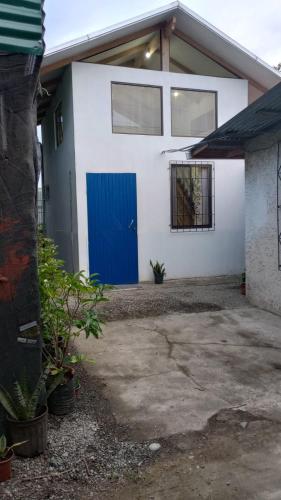 LA CASITA DE PUEBLO NUEVO