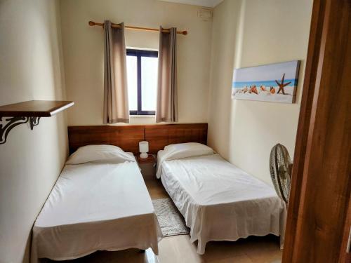 Seafront Apartment - Wifi - Sleeps 6 - ChrisCourt, Marsaskala (foto 8)