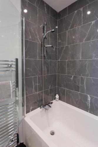 دش, Townhouse in Belfast in Ballymacarrett