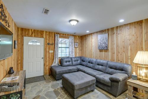 Riverfront Briceville Cabin w/ Patio & Fire Pit! in Rocky Top (TN)