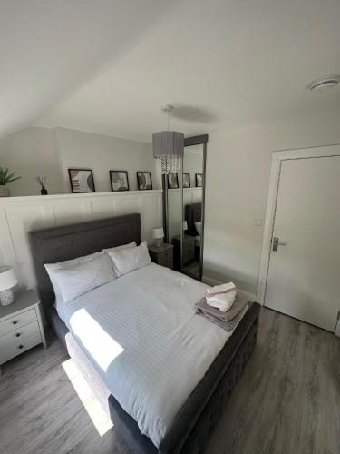 B&B Derry / Londonderry - Westland Suites - Stylish, Modern, Elegant, Central Apartments - Bed and Breakfast Derry / Londonderry