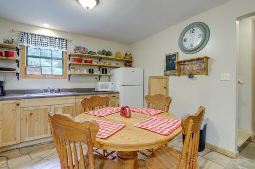Riverfront Briceville Cabin w/ Patio & Fire Pit! in Rocky Top (TN)