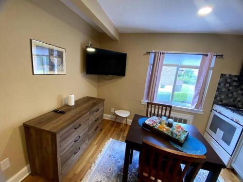 Cozy Boston Getaway Apartment! Free Parking in Boston, USA