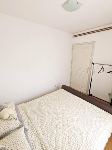 Duplex House - image 14