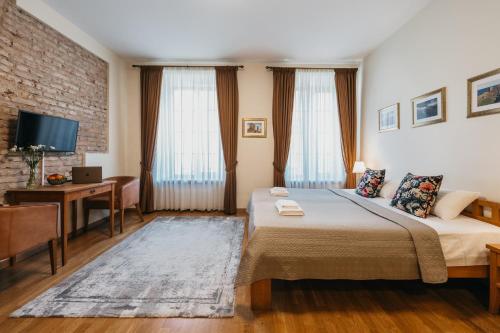 1 queen bed
