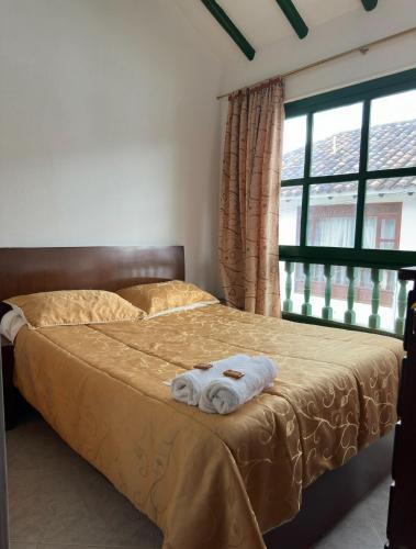 Deluxe Queen Room image 3