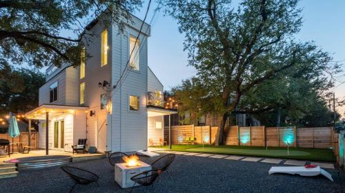 3BR New Build Corner Lot Putt-Putt in Austin, USA