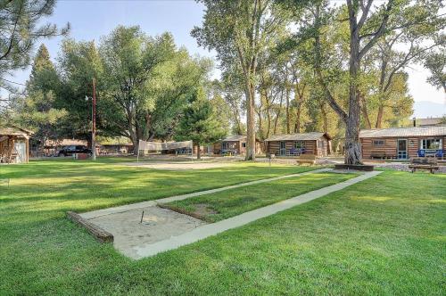 Vista Court Cabins & Lodge