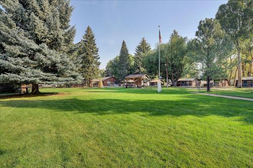 Vista Court Cabins & Lodge in Buena Vista, USA