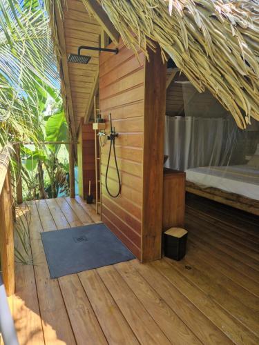 ฝักบัว, PURA VIDA Lodge Cabane perchée (PURA VIDA Lodge Cabane perchee) in ซานต์ โรเซ