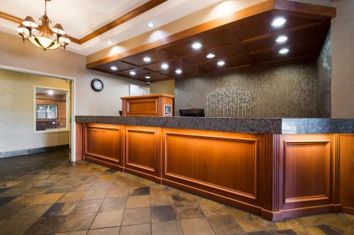 Best Western University Inn and Suites