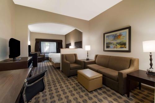 Best Western University Inn and Suites