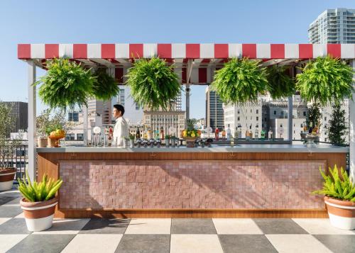 ห้องอาหาร, Palihotel San Diego Gaslamp Quarter near อุทยานสัมพันธไมตรีญี่ปุ่น
