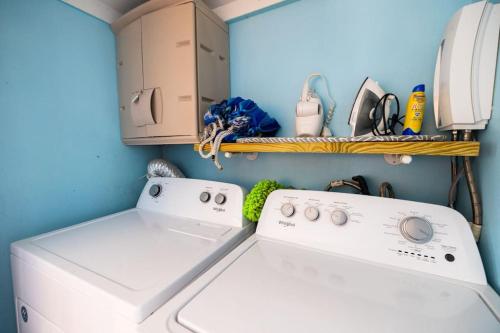 Jobos Beach Apt #1 near food truck and beach .