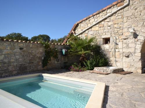 Vintage Holiday Home in Lanas with Swimming Pool