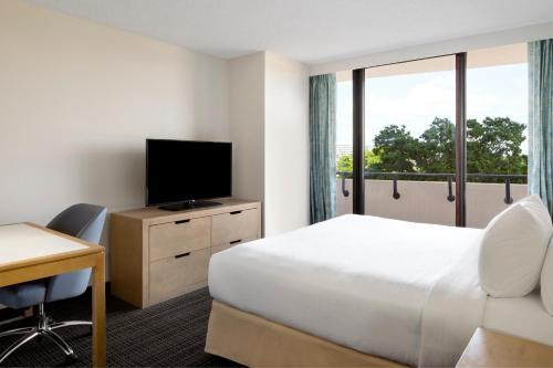 Embassy Suites by Hilton Tampa Airport Westshore - image 24