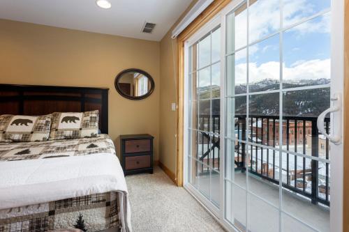 Penthouse Studio w Mtn Sunrise Views & Near Silver Mtn thumb 4