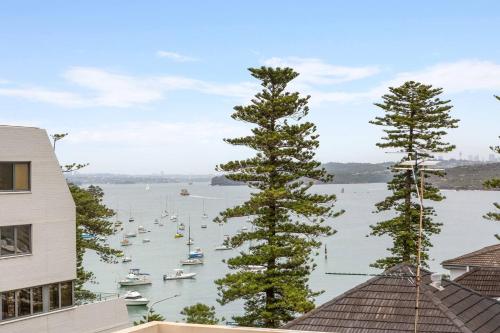 Fine Pine - Beachside Lifestyle with Two Balconies - image 3
