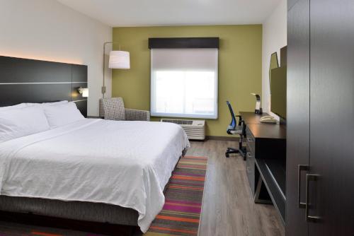 Holiday Inn Express Hotel & Suites Carthage