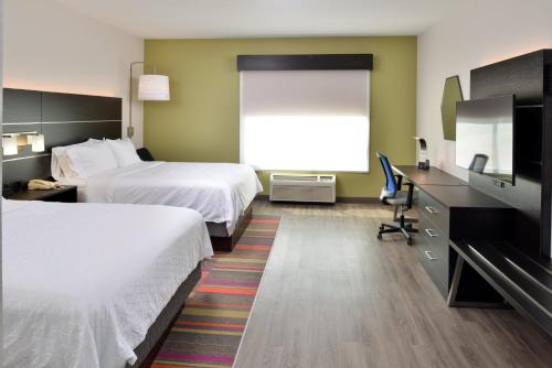 Holiday Inn Express Hotel & Suites Carthage