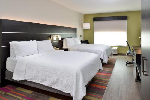 Holiday Inn Express Hotel & Suites Carthage