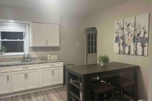 Cozy Home Away from Home in Clayton, USA