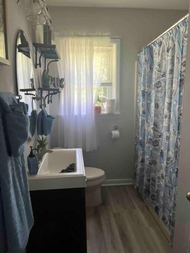 Cozy Home Away from Home in Clayton, USA