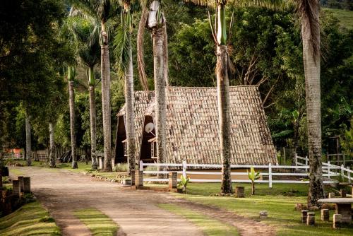 Villa das Palmeiras Chalés & Camping