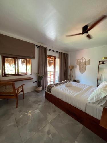 Chief Mau Moalboal Cebu Room Type - Queen Room with Balcony