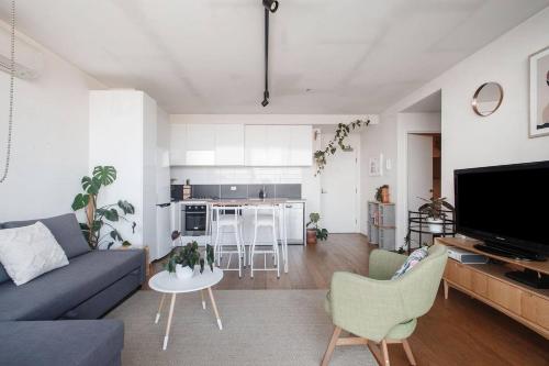 One-Bedroom Apartment room in Eden of Abbotsford - A Serene Escape off Johnston St