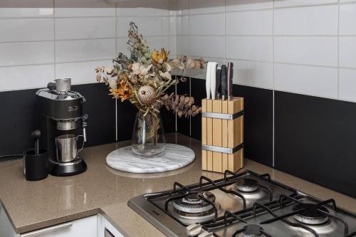 One-Bedroom Apartment image 7