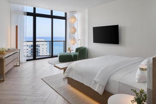 W South Beach - image 14
