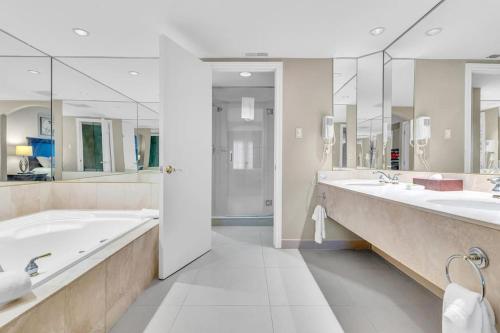 Cozy Getaway with Resort Perks in Oro-Medonte (ON)
