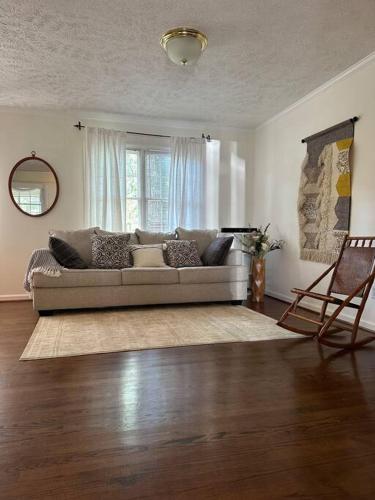 The Mirror Lake Suite in Fayetteville, USA