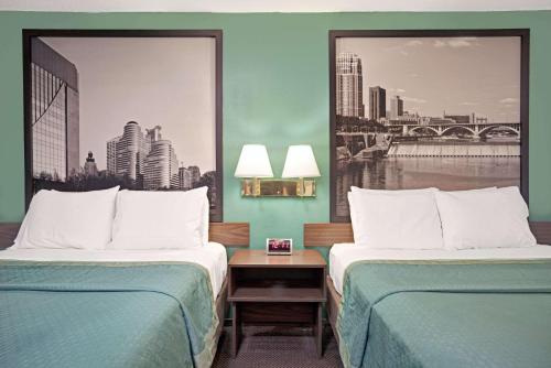 Budget Host Inn - image 11