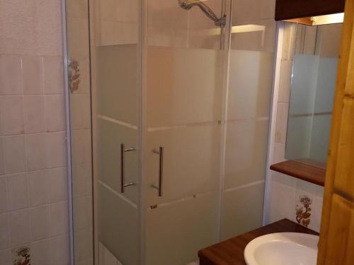 Chalet chaleureux à Châtel - Idéal 6 pers, 3 pièces, proche télésiège, WIFI, balcon sud, garage - FR-1-676-21, Châtel (fotografie 8)