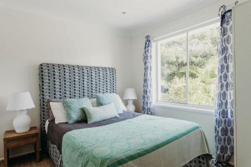 The Beach House 25 Tomaree Road - fantastic house with pool linen - image 4
