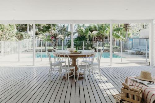 The Beach House, 25 Tomaree Road - fantastic house with pool, linen - Port Stephens